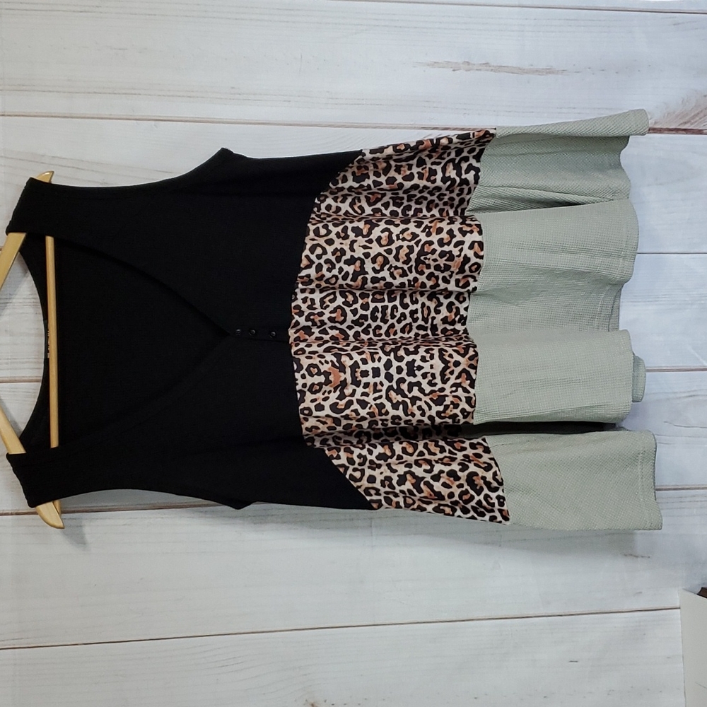 Tank Top, Sheila Sleeveless, XL “FITS like 2X” Black Leopard Gray layered fabric